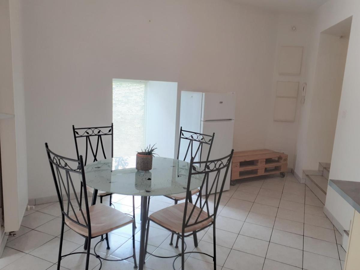 Appartement Rez De Chaussee Avec Terrasse Et Jardin Tence Экстерьер фото
