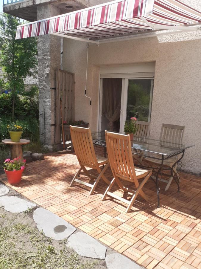 Appartement Rez De Chaussee Avec Terrasse Et Jardin Tence Экстерьер фото